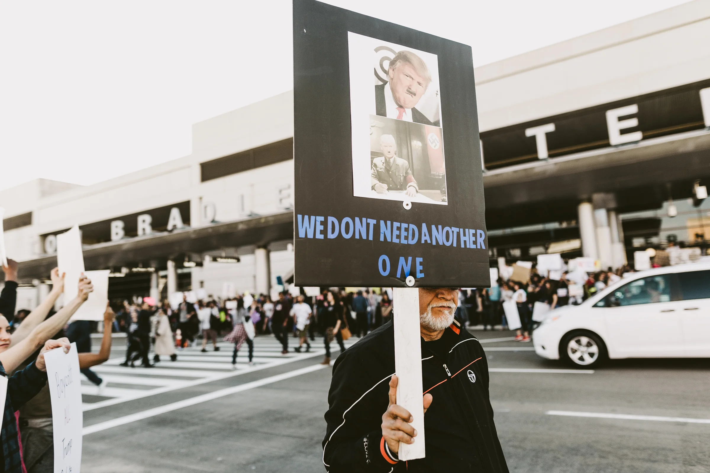 ©The Ryans Photography - LAX No Ban No Wall Protest-7.jpg