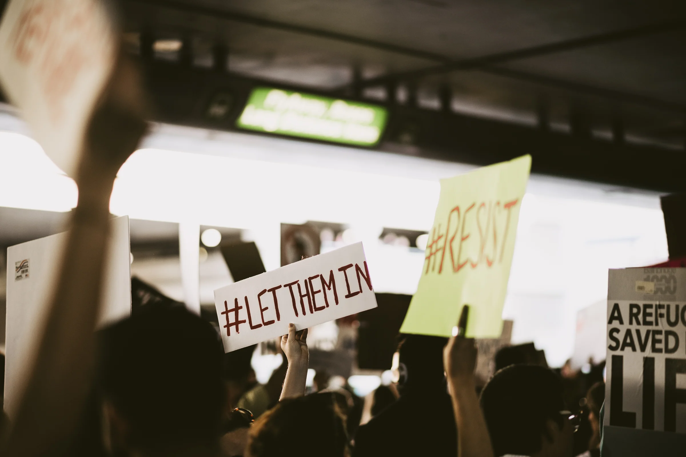 ©The Ryans Photography - LAX No Ban No Wall Protest-19.jpg