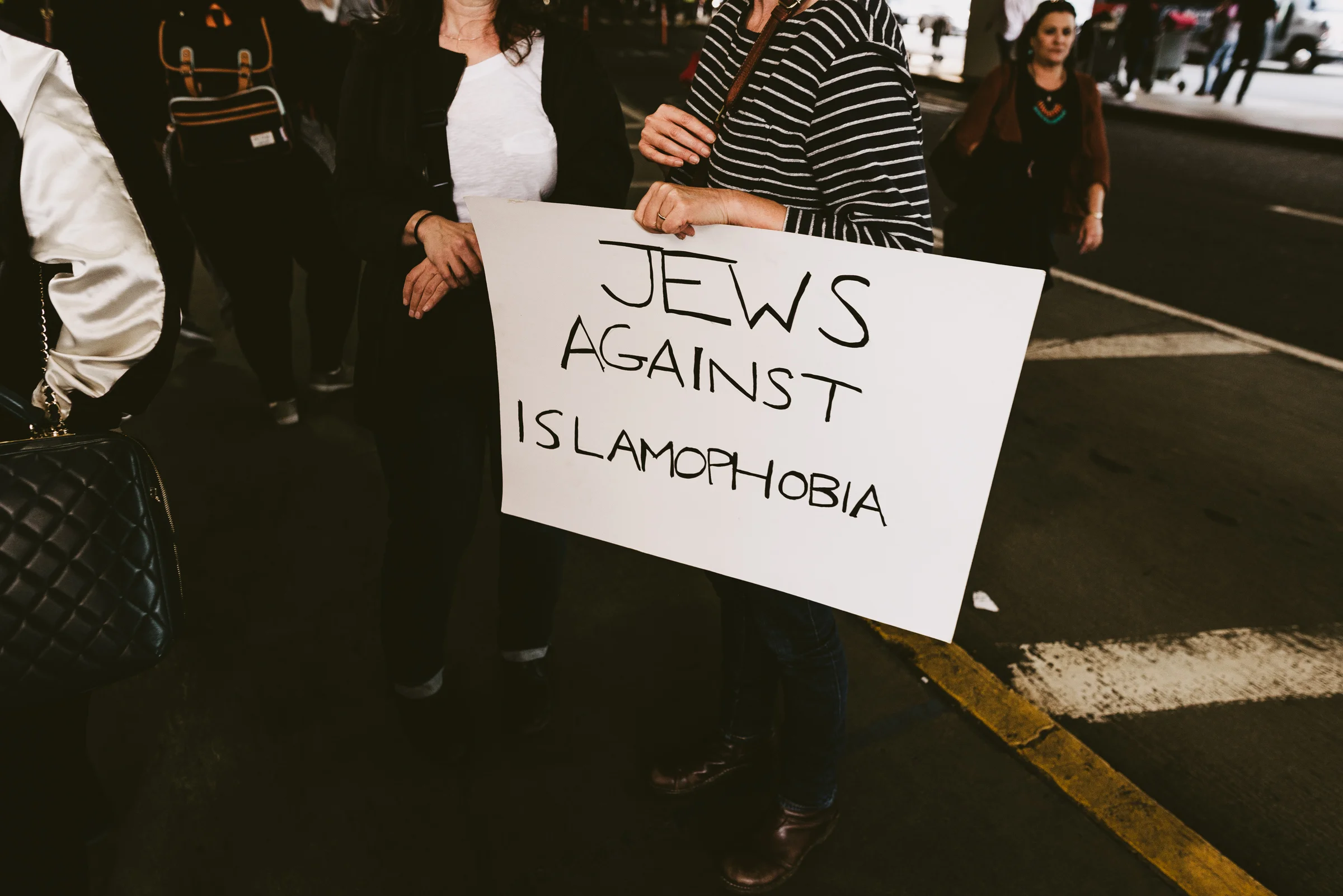 ©The Ryans Photography - LAX No Ban No Wall Protest-26.jpg