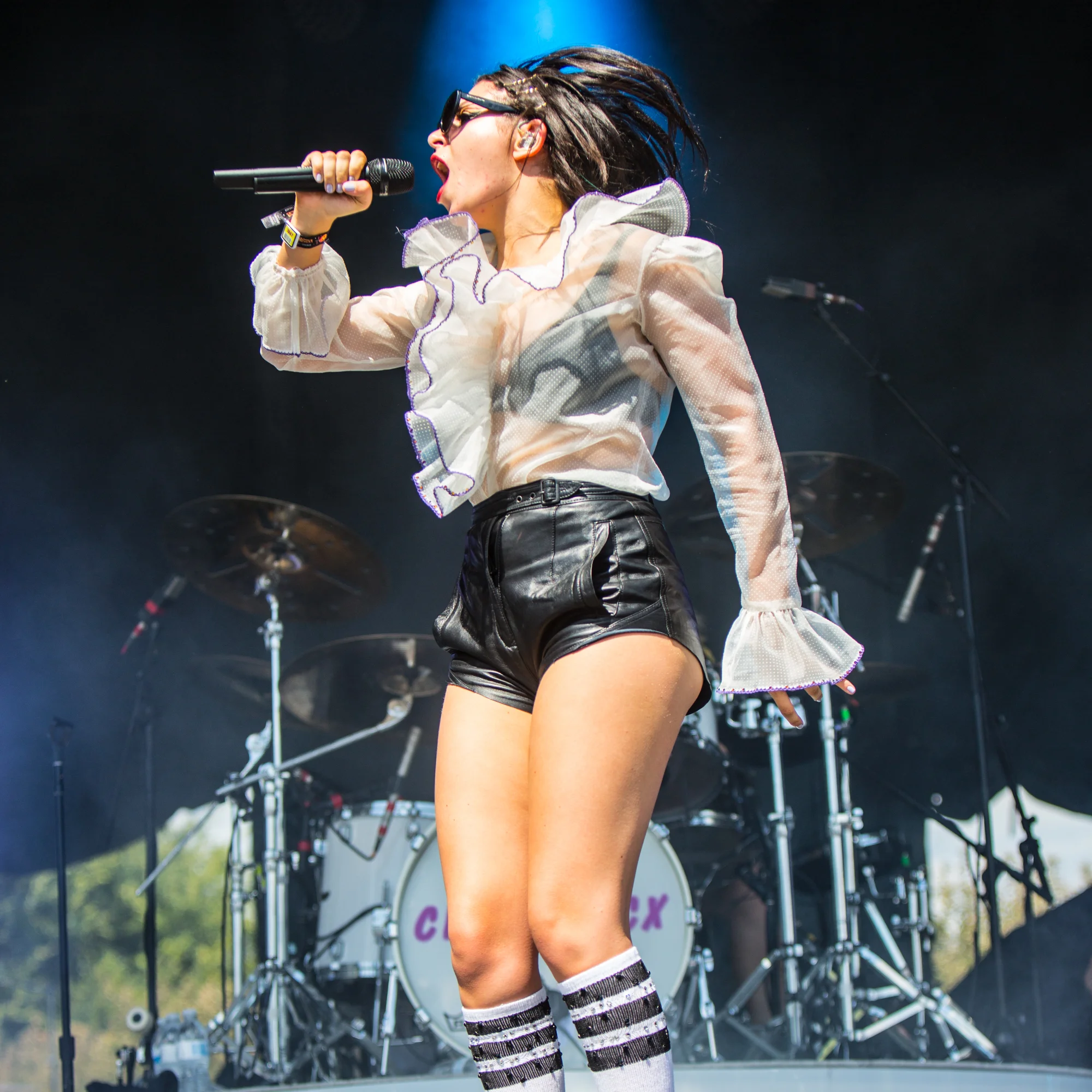 02-Charli-XCX-Cosores.jpg