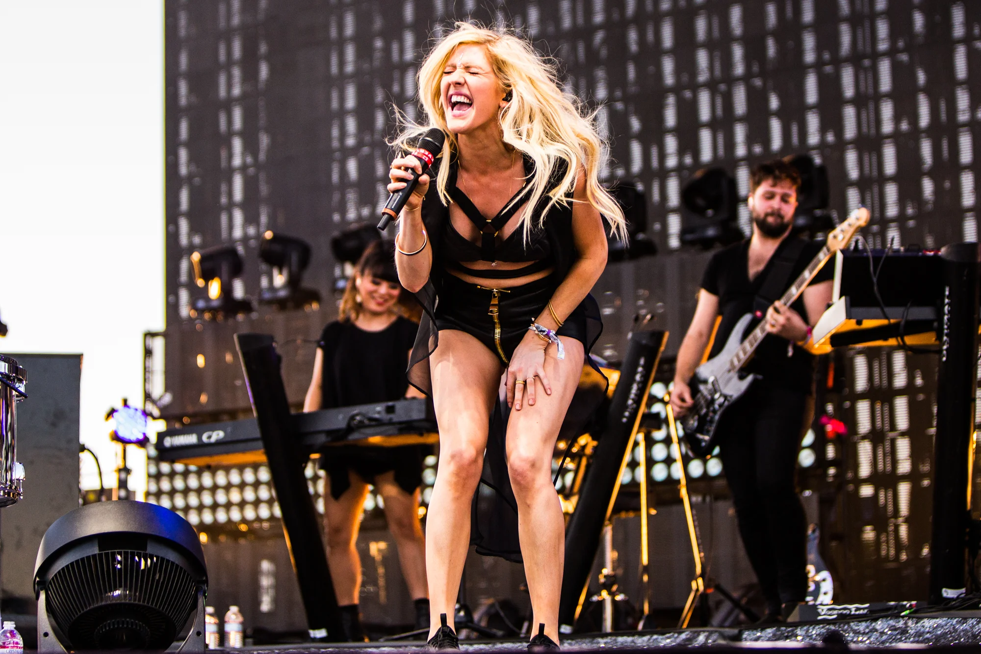 01-Ellie-Goulding-and-The-Replacements.jpg
