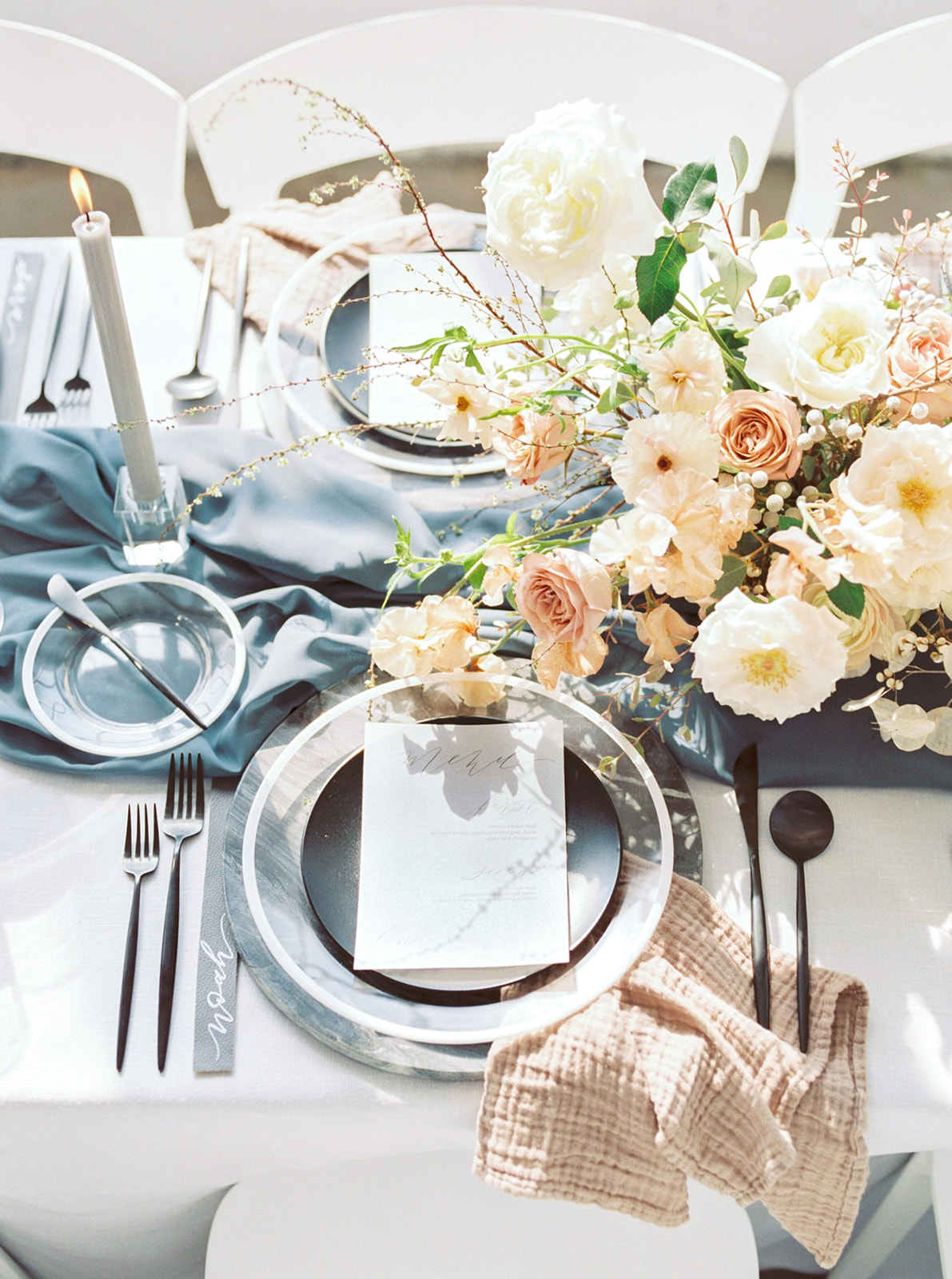 Modern romantic wedding table setting.jpg