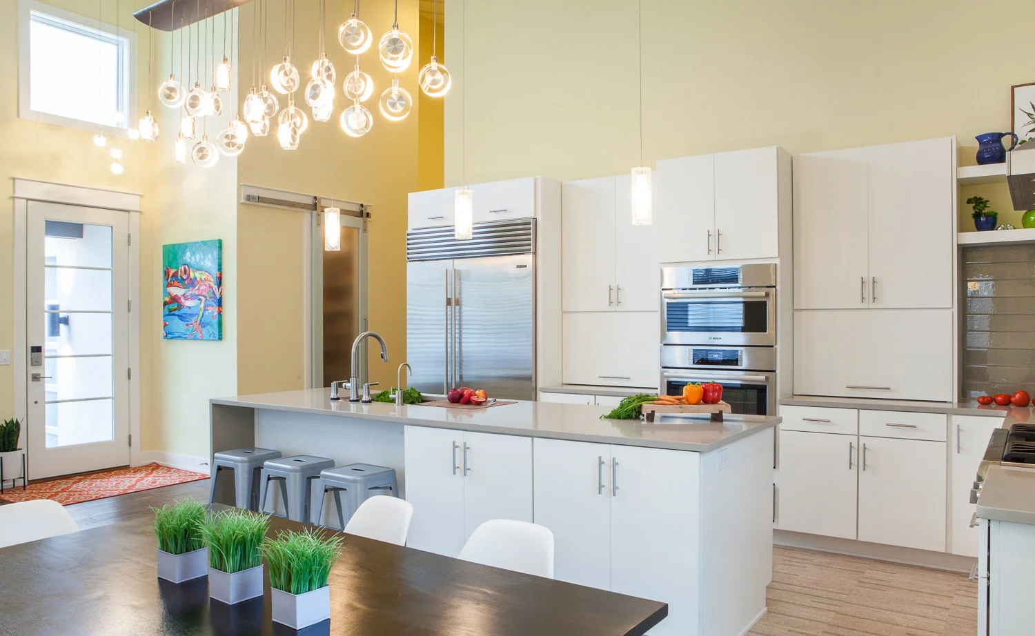 Bright Contemporary Kitchen