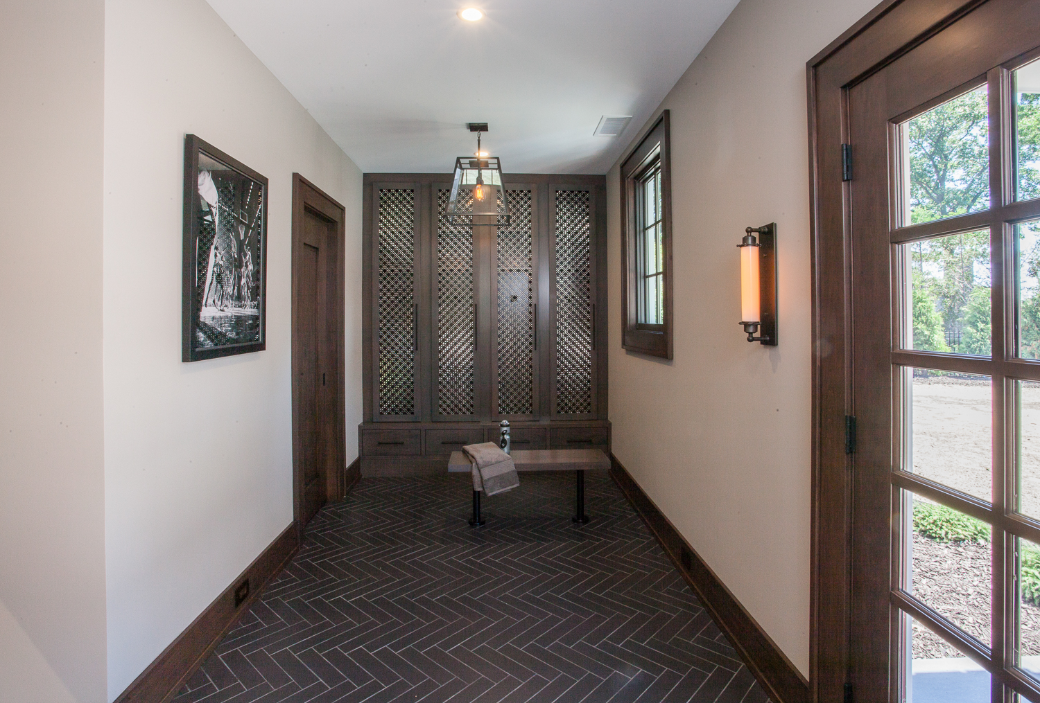 Entry Vestibule Stone Wall - Scott Christopher Homes, Sears Architects, Fuchsia Design