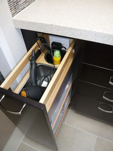 3ab0d36b4153eddcde33ca6d279506a8--bathroom-organization-bathroom-storage.jpg