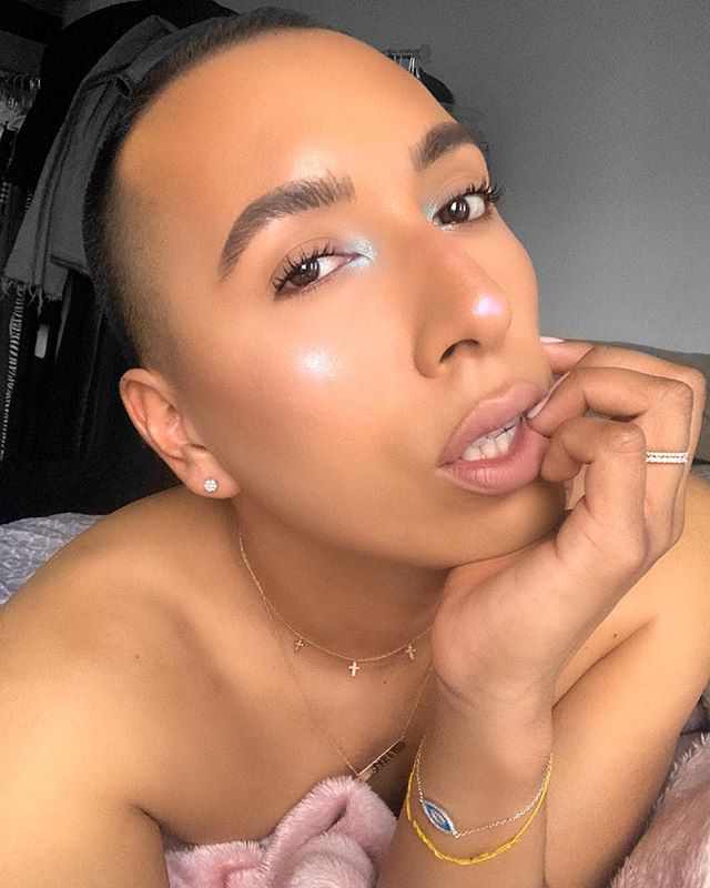Monday. SS19 make up trend : Try taking a fun pop of color to highlight inner corner or eyes. #glambybryan #limecrime #makeuptutorial #makeuptrends