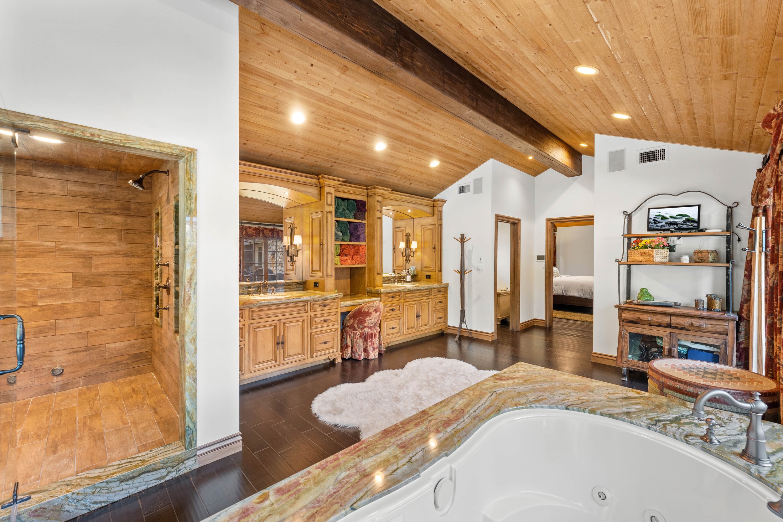 5250 Round Meadow Road-6.jpg