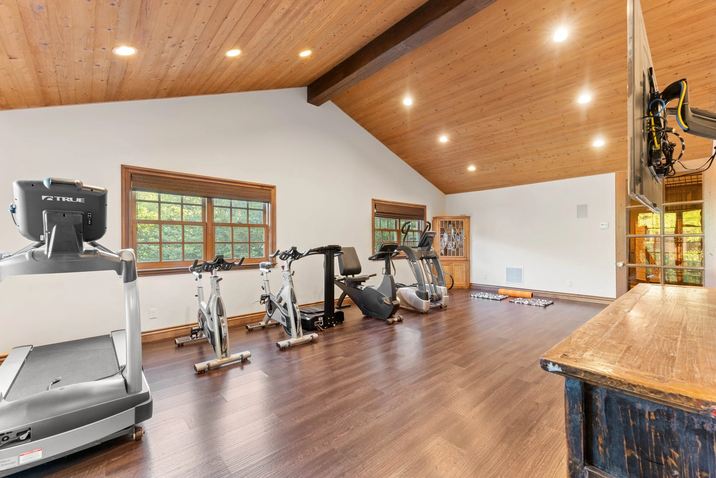 5250 Round Meadow Road-13.jpg