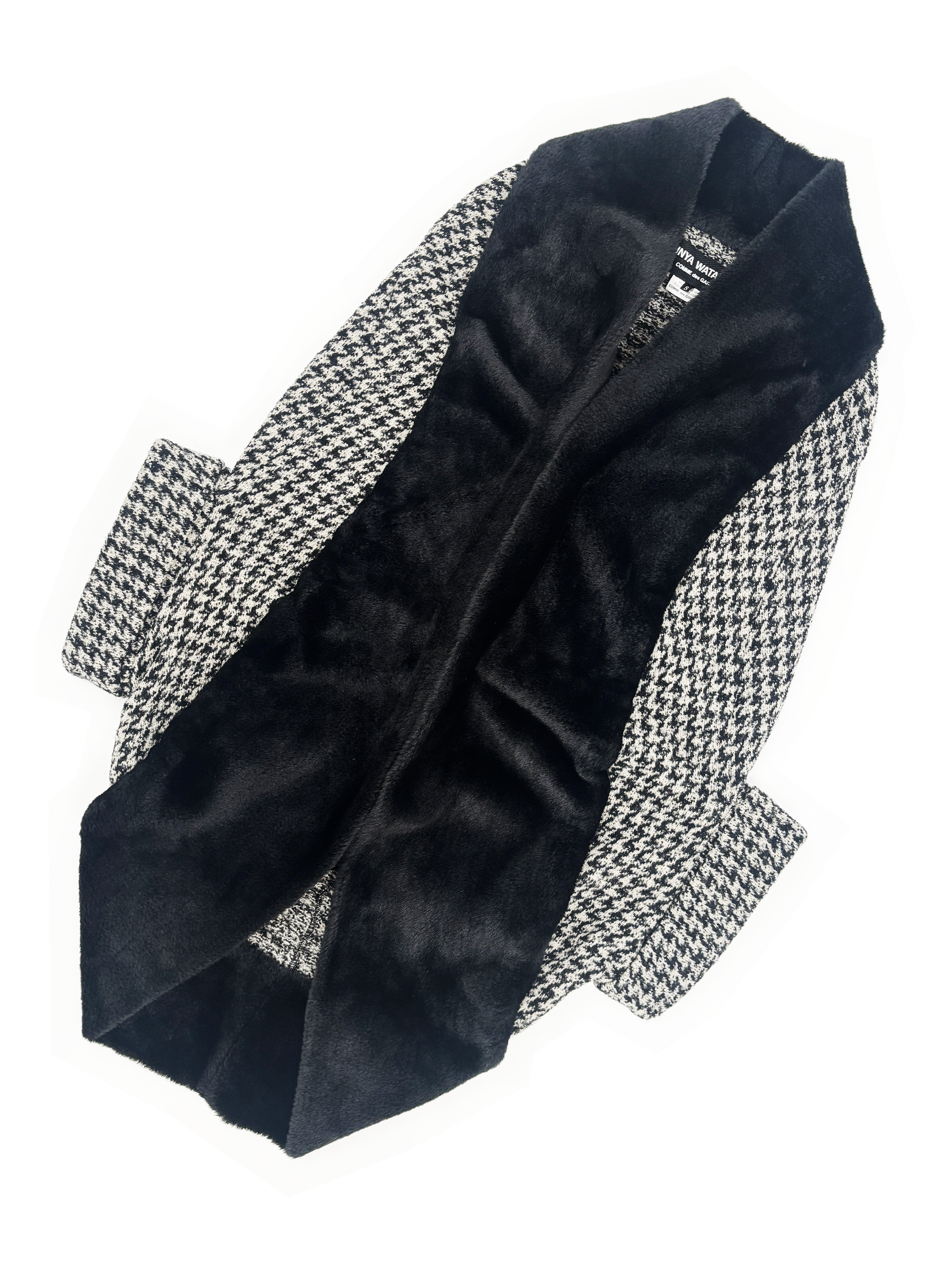 junya-watanabe-fall-winter-2008-faux-fur-collar-cocoon-coat-plaid-tweed-knit-avant-garde-black-white-comme-des-garcons-vintage.png