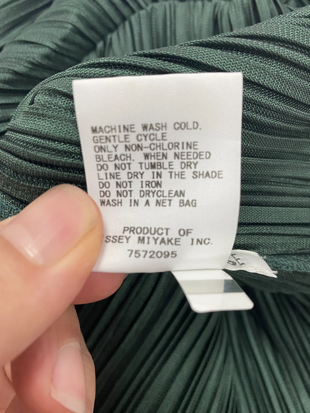 Pleats Please green zip coat — JAMES VELORIA