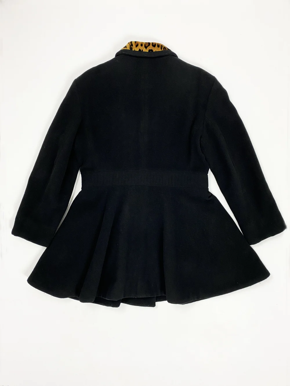 Gianni Versace Versus leopard collar coat — JAMES VELORIA