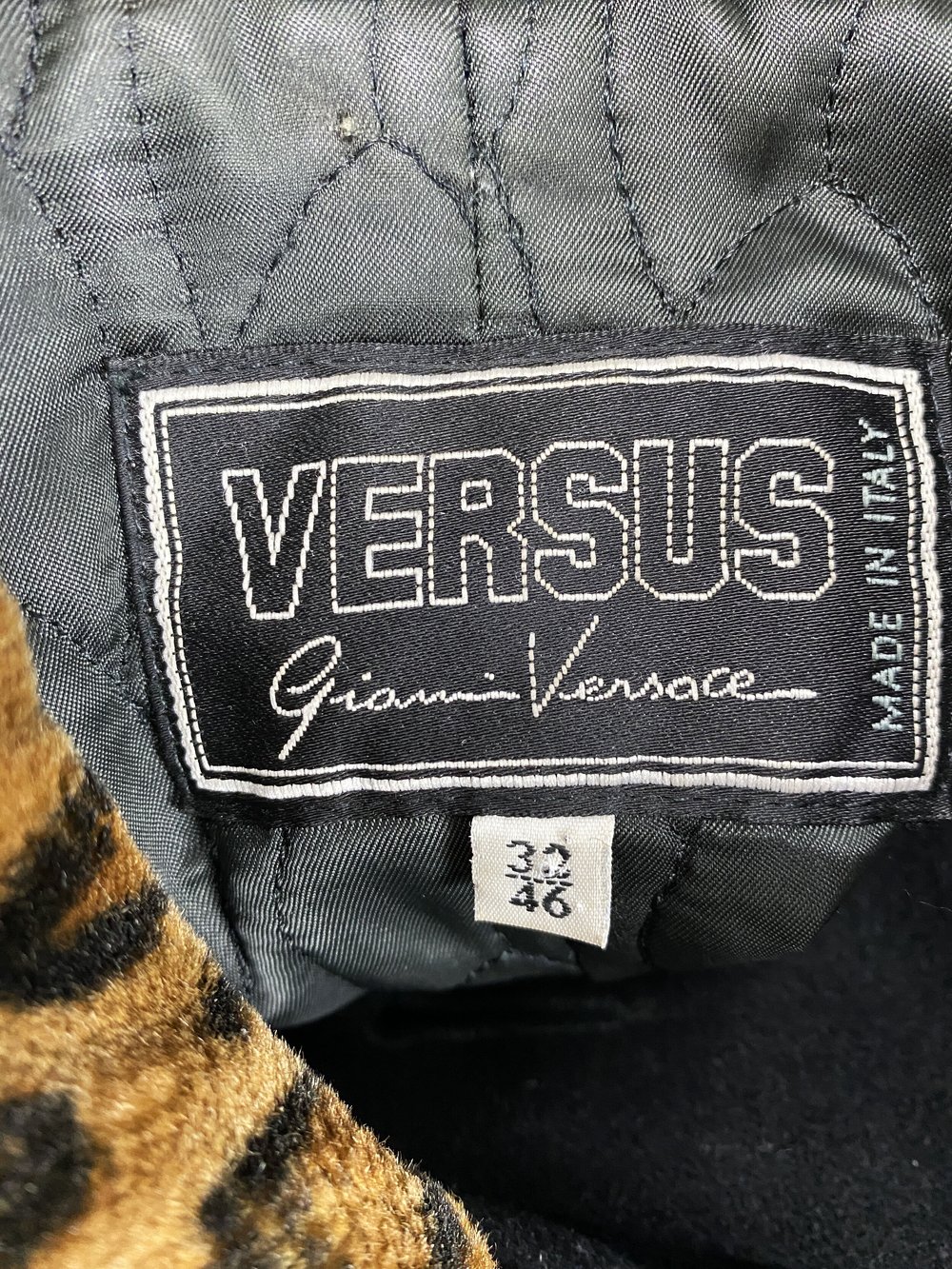 Gianni Versace Versus leopard collar coat — JAMES VELORIA