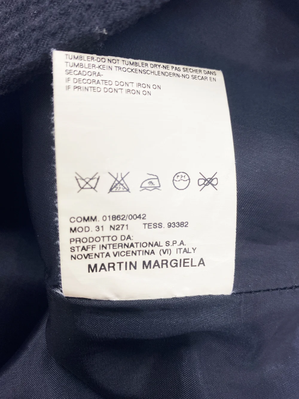 Maison Martin Margiela F/W 2004 mismatched edge skirt — JAMES VELORIA