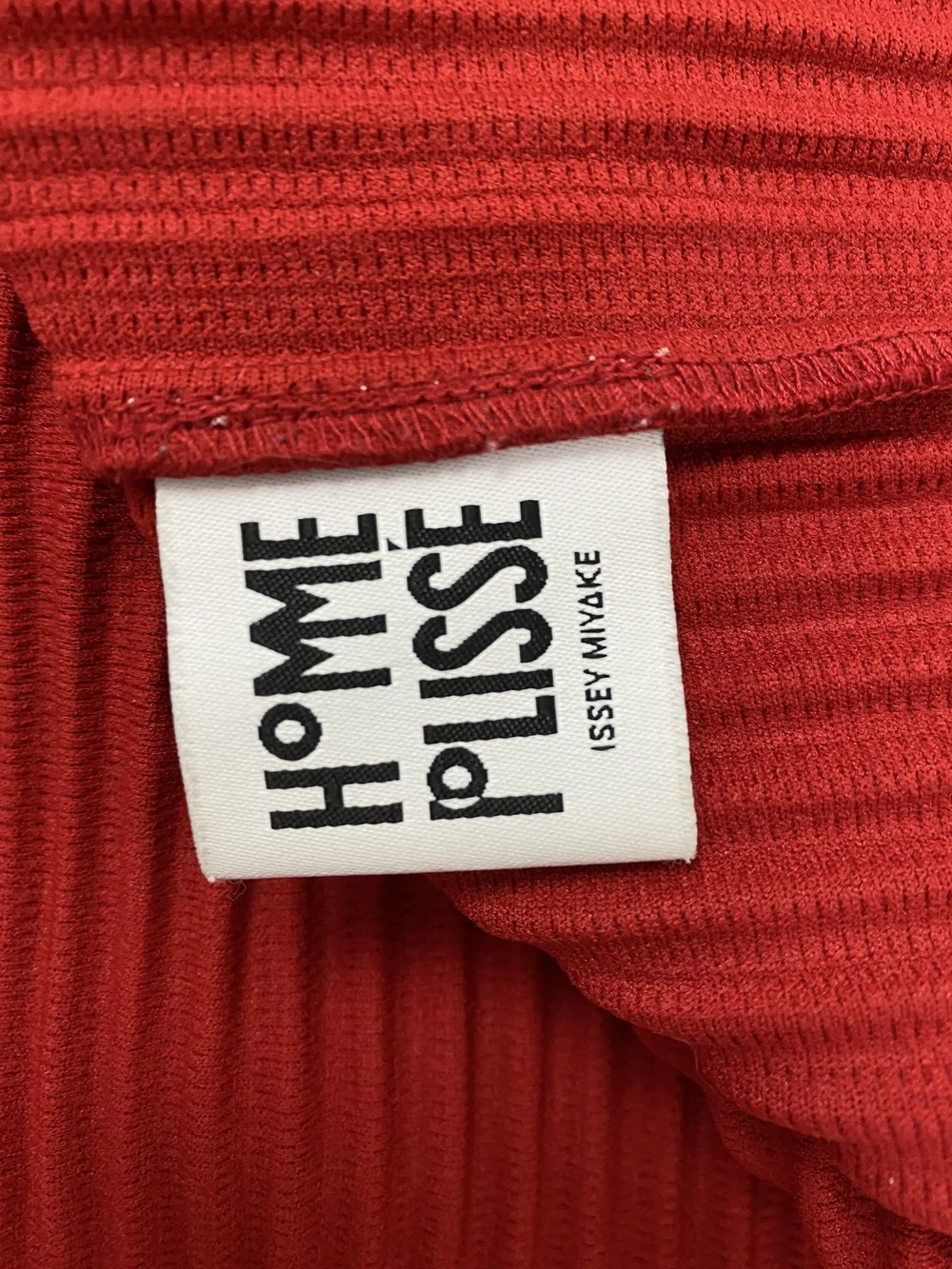 トップス hommeplisse isseymiyake VASE Red トップス hommeplisse isseymiyake VASE Red HOMME PLISSÉ ISSEY