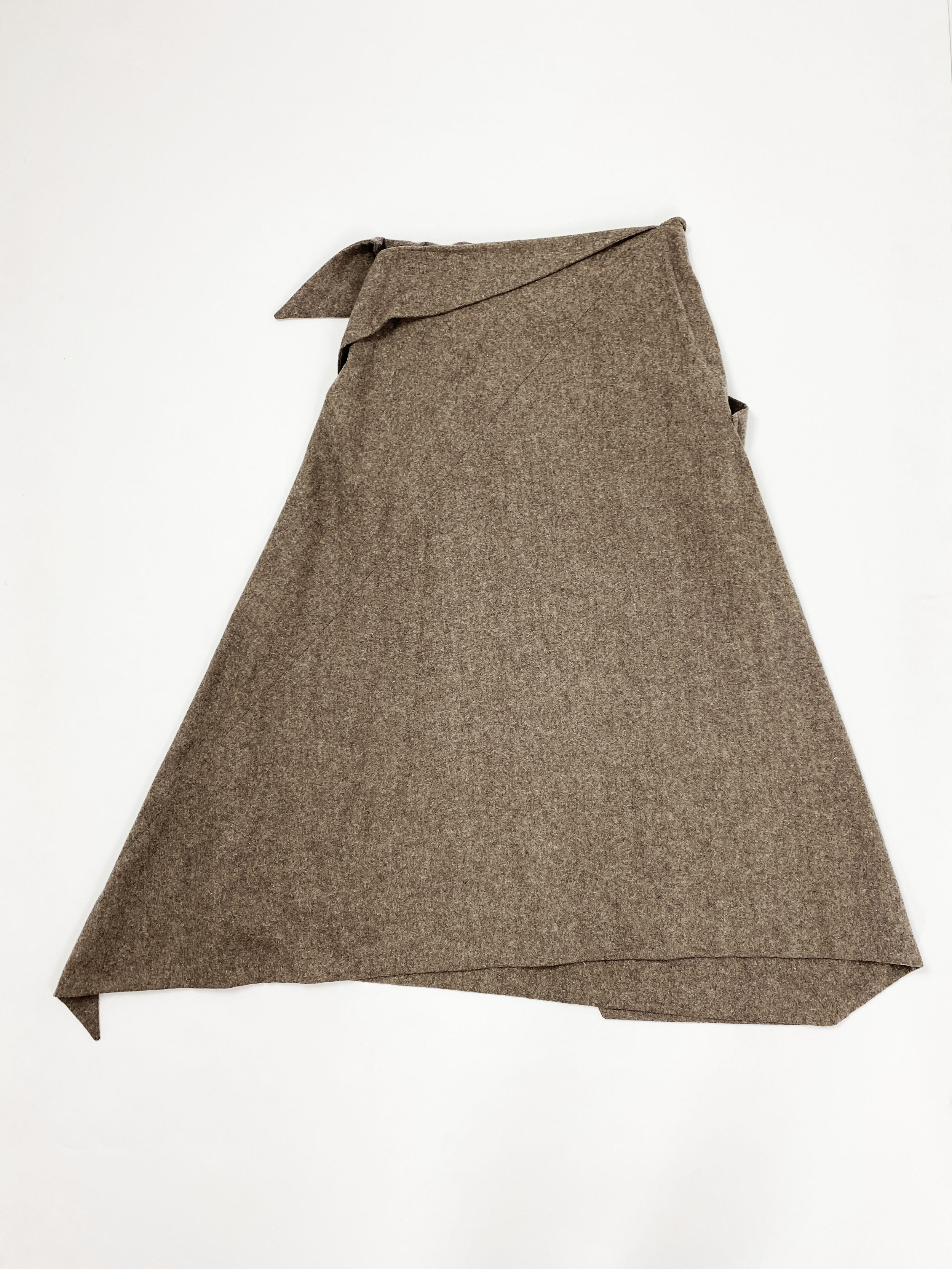 即納&大特価】 VIVIANO jaquard asymmetric skirt ロングスカート