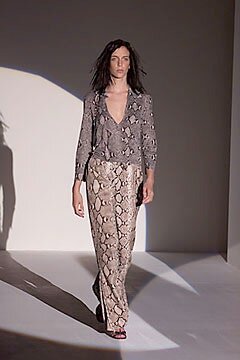 gucci dress shirt snake Gucci 2018 Kingsnake Dress Shirt - Neutrals Dress Shirts, Clothing - GUC1659499