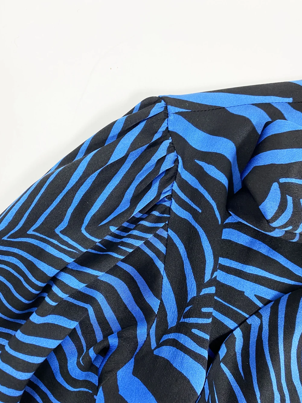 Yves Saint Laurent 80s blue zebra print silk blouse — JAMES VELORIA