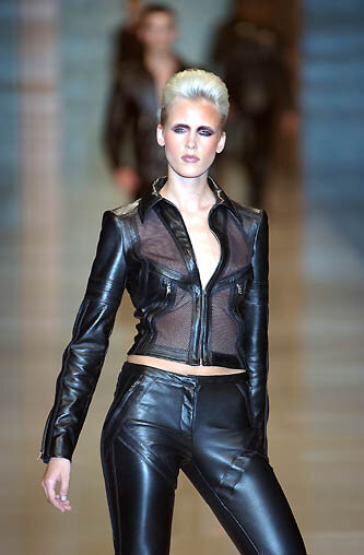 versace ss 2002.jpeg