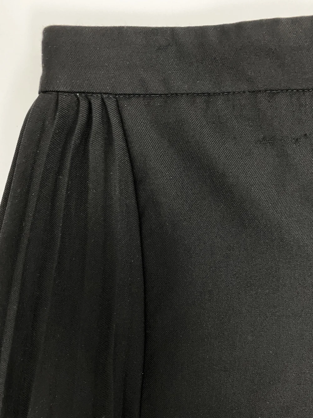 Alexander McQueen 90s black pleated palazzo pants — JAMES