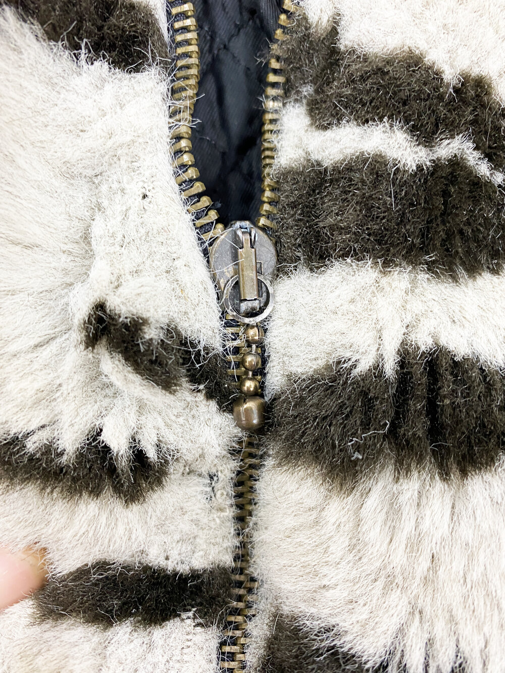 Future Ozbek 1990s white tiger print faux fur jacket — JAMES Future Ozbek 1990s white tiger print faux fur jacket — JAMES