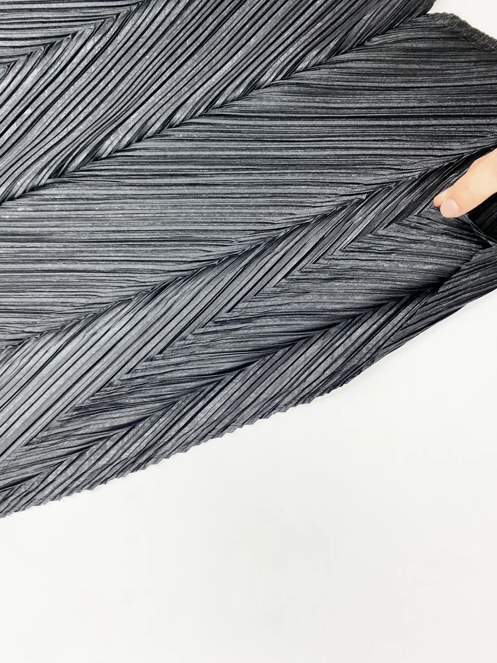 Issey Miyake zig zag pleated top — JAMES VELORIA