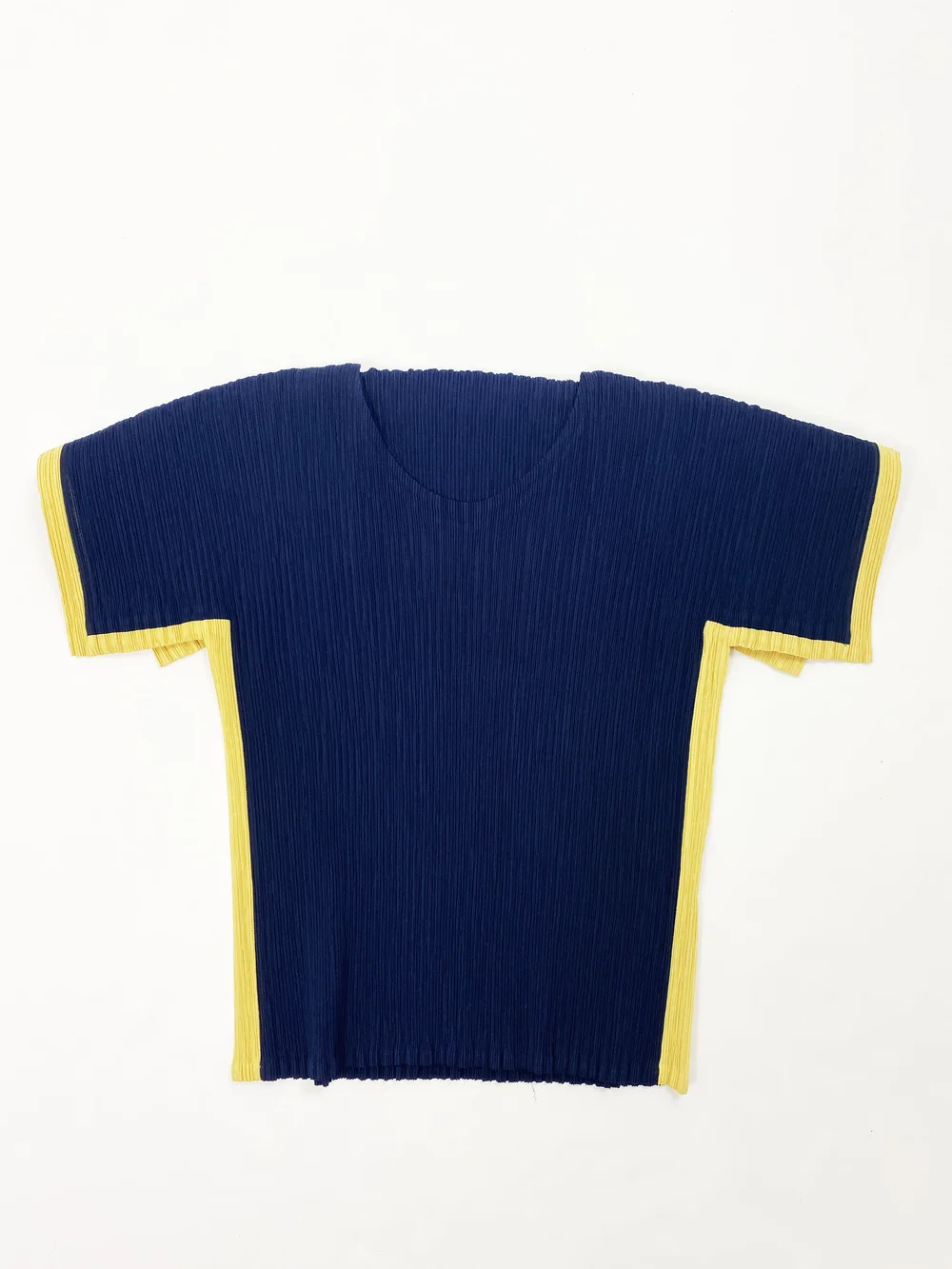 Issey Miyake pleated folded collar top — JAMES VELORIA