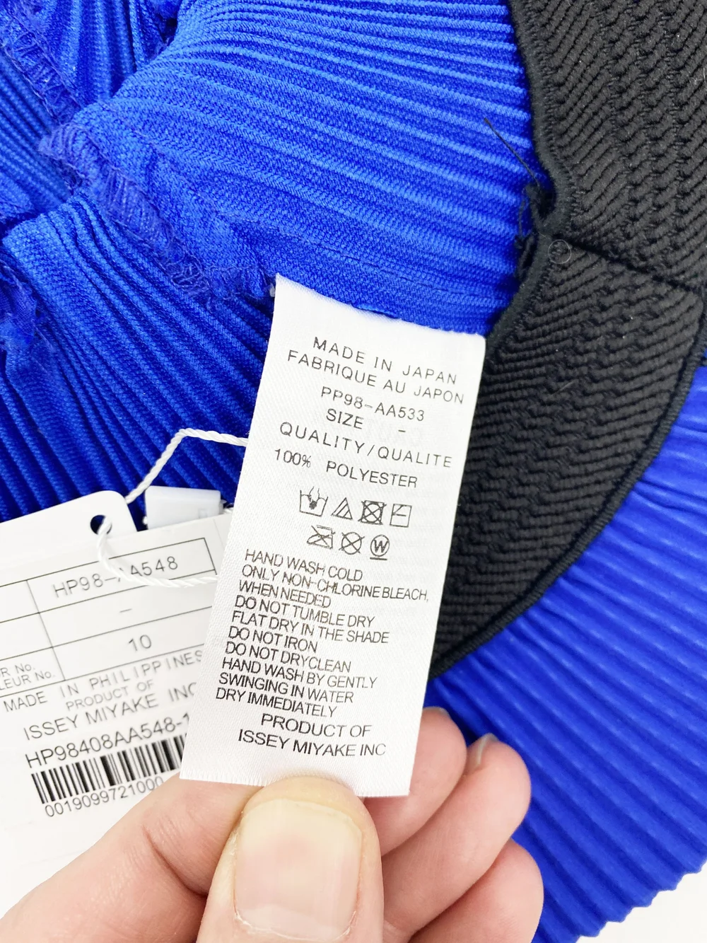 Issey Miyake Homme Plisse blue hat — JAMES VELORIA