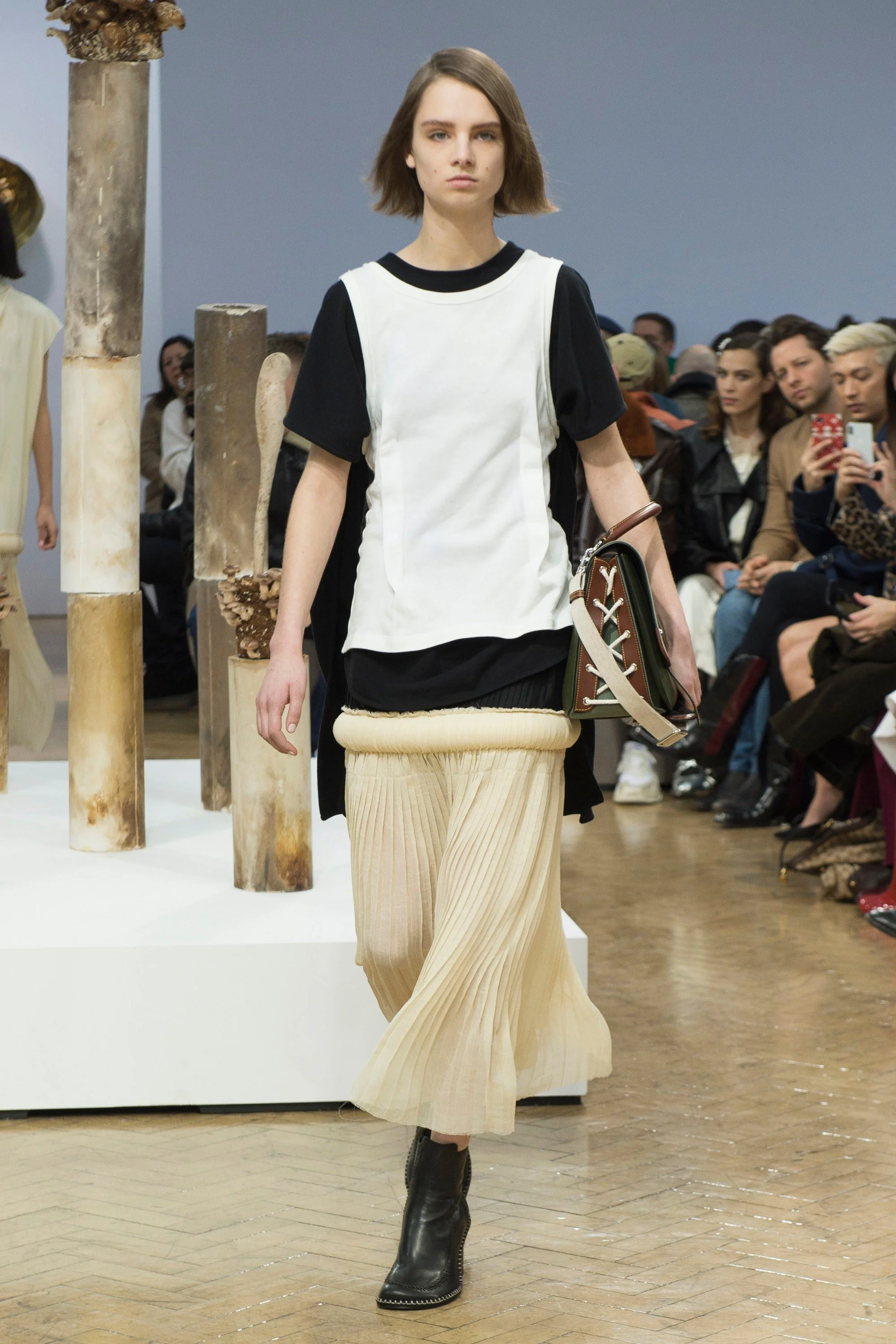 jw anderson fw 2018.jpeg