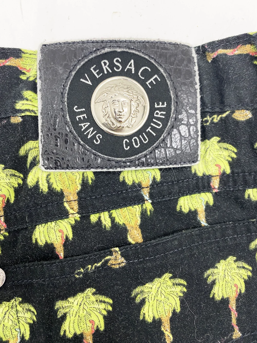絵画 VERSACE JEANS COUTURE VINTAGE 絵画 VERSACE JEANS COUTURE VINTAGE 90s Versace Jeans Couture Pin
