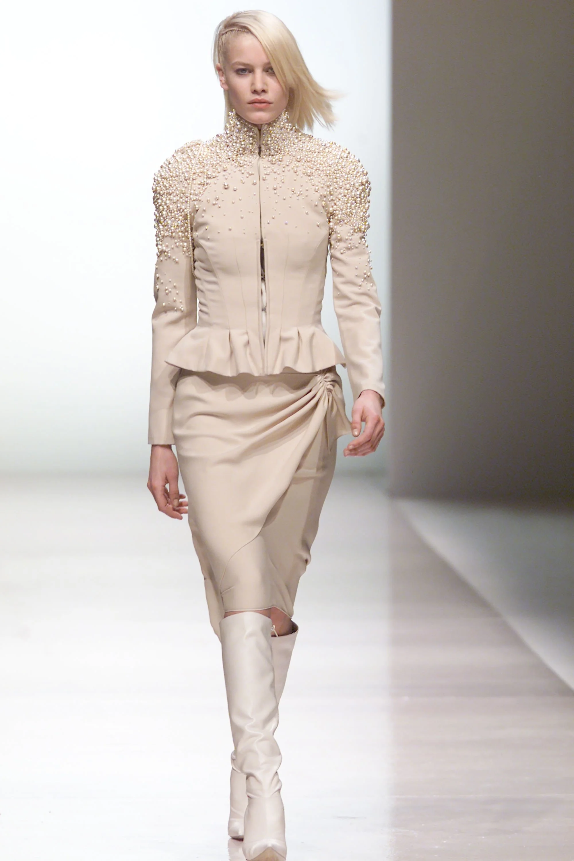 chloe-fall-winter-2001-6.JPG