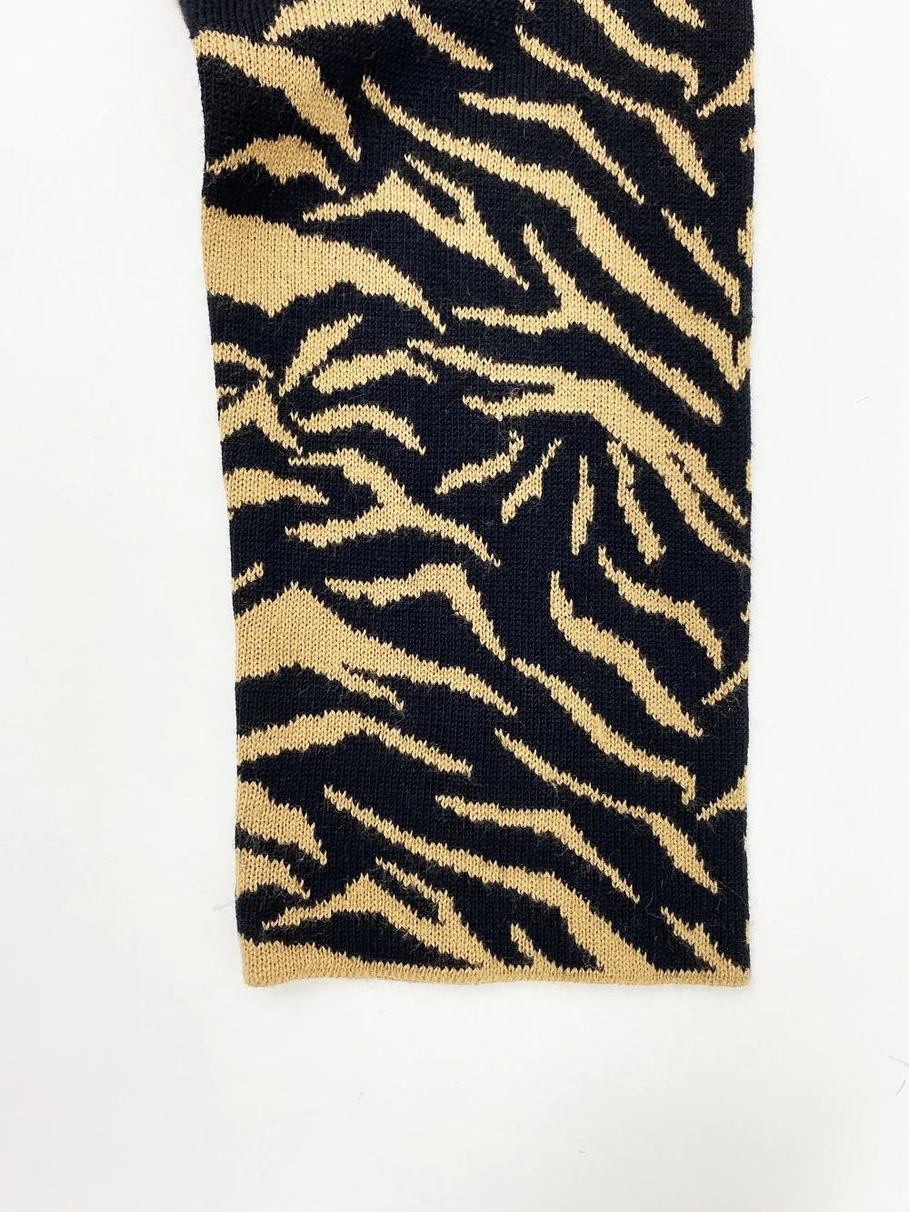 Gianni Versace Versus 90s tiger print sweater — JAMES VELORIA