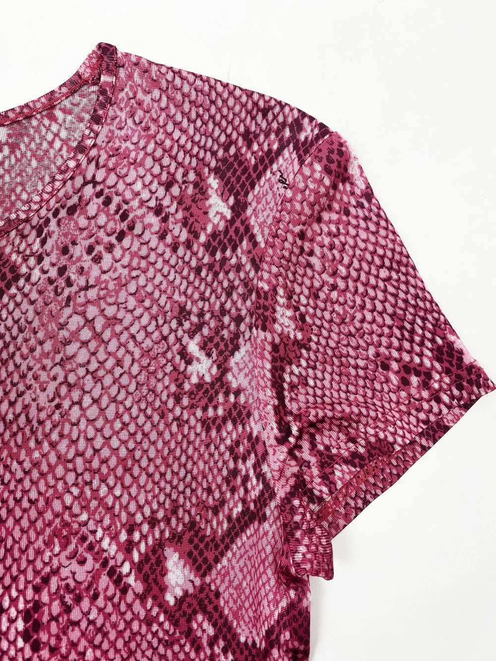 Gucci S/S 2000 red snake print viscose t-shirt — JAMES VELORIA