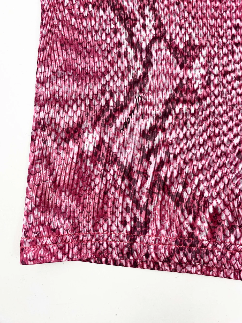 Gucci S/S 2000 red snake print viscose t-shirt — JAMES VELORIA