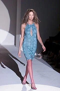 gucci-spring-summer-2000-snake-print-blue-tom-ford.JPG