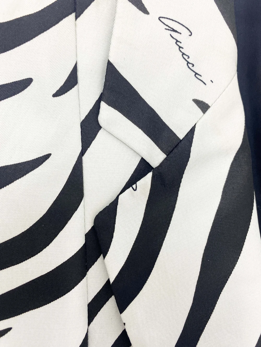 Gucci S/S 1996 zebra print blazer — JAMES VELORIA