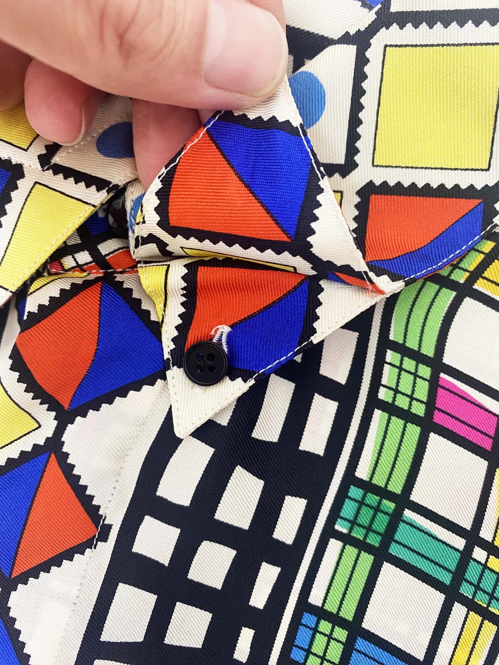 【希少ケーブルニット】GIANNI VERSACE ボーダー マルチカラー 44 Gianni Versace 90s printed silk shirt — JAMES VELORIA