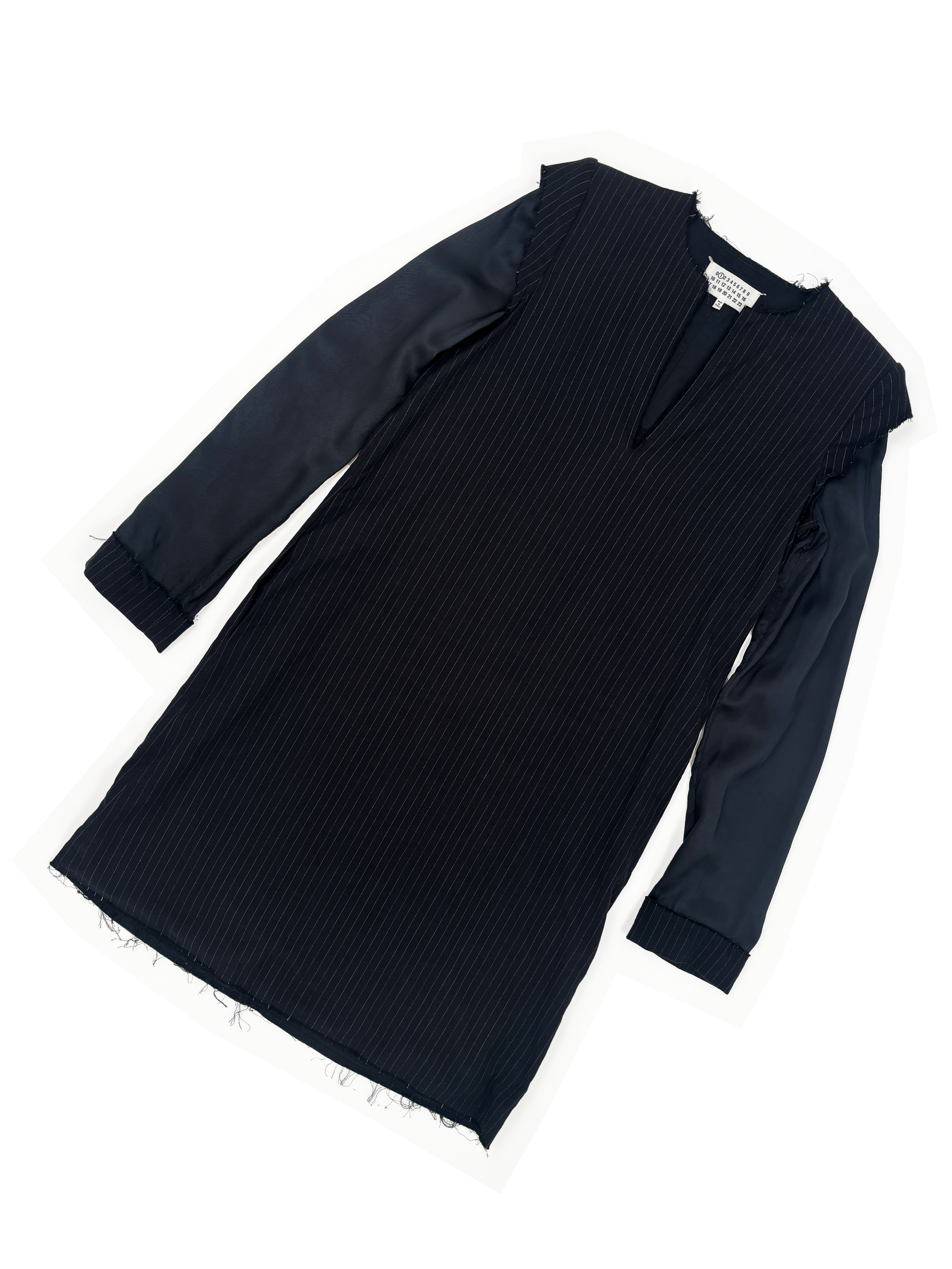 maison-margiela-fall-winter-2017-deconstructed-lining-sleeve-pinstriped-wool-dress-deconstructed-raw-edge-vintage-y2k-martin.png