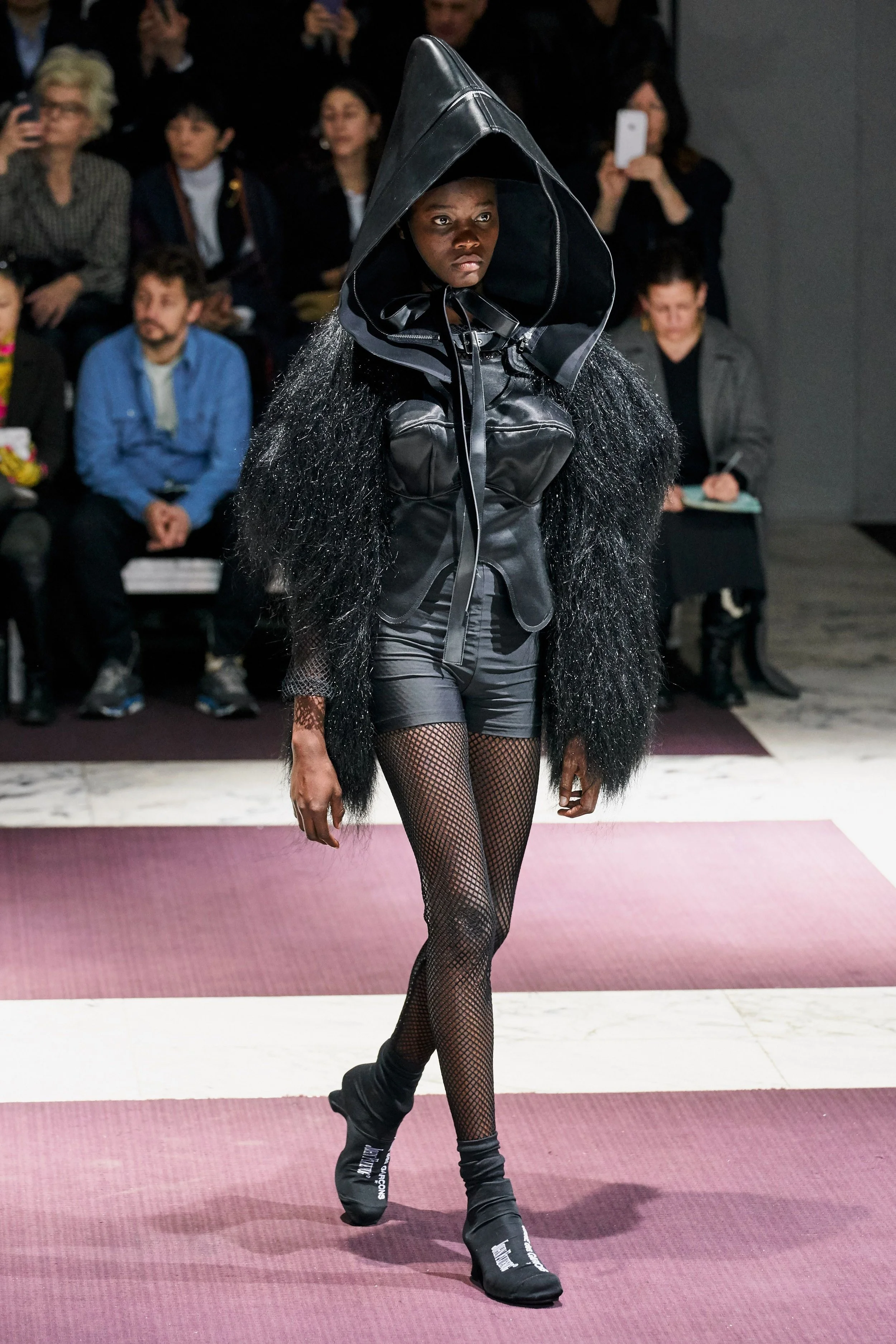 comme-des-garcons-fall-winter-2019-black-neoprene-armor-vest-bustier-top-vintage-avant-garde-y2k-runway.JPG