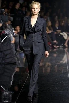 dolce-and-gabbana-fall-winter-2003-segmented-button-jacket-convertible-deconstructed-pinstripe-blazer-vintage-y2k-archive-black-runway.JPG