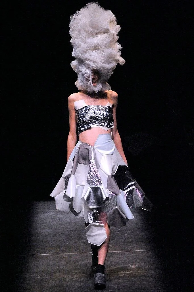 comme-des-garcons-spring-summer-2009-black-soccer-ball-skirt-sheer-patchwork-hexagon-plaid-vintage-y2k-japan-runway.JPG