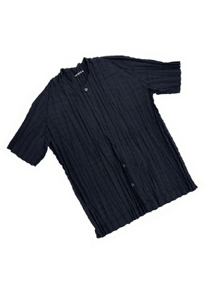 Issey Miyake Men pleated short sleeve shirt — JAMES VELORIA