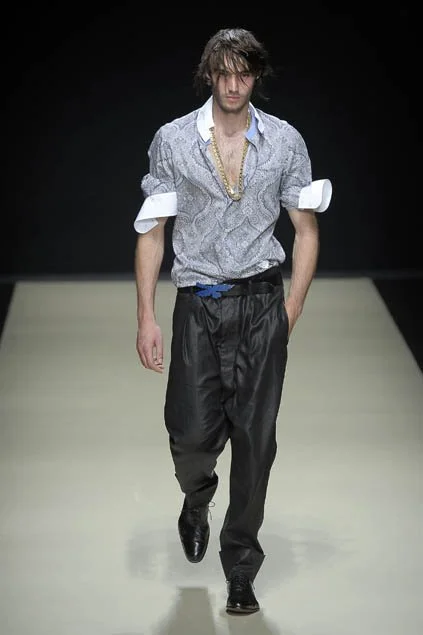vivienne-westwood-man-spring-summer-2009-alcoholic-twisted-paisley-print-shirt-menswear-ss-y2k-runway.jpg