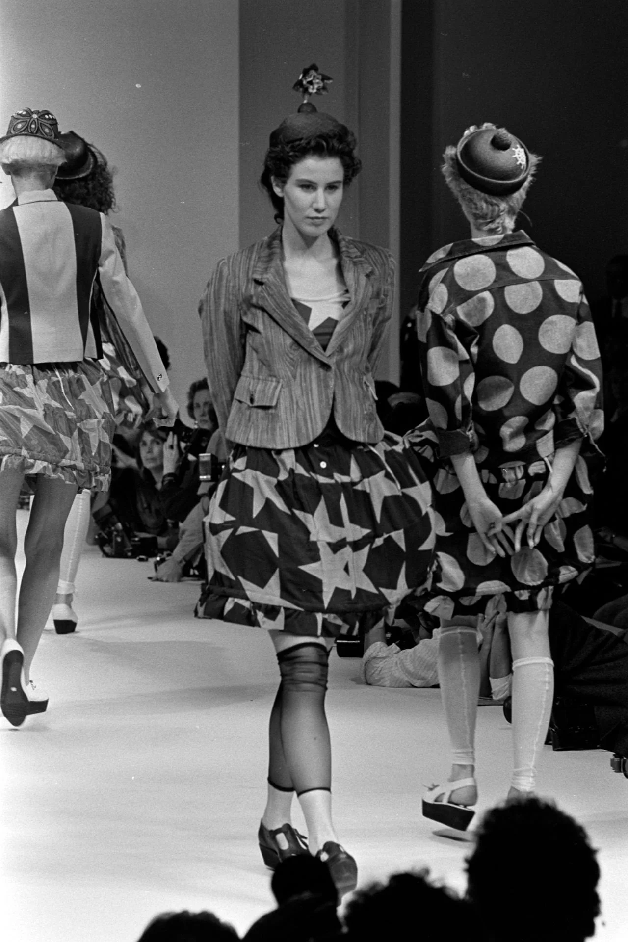 vivienne-westwood-spring-summer-1985-star-print-shirt-blue-white-chambray-peter-pan-collar-80s-england-vintage-earyl-punk-runway.JPG