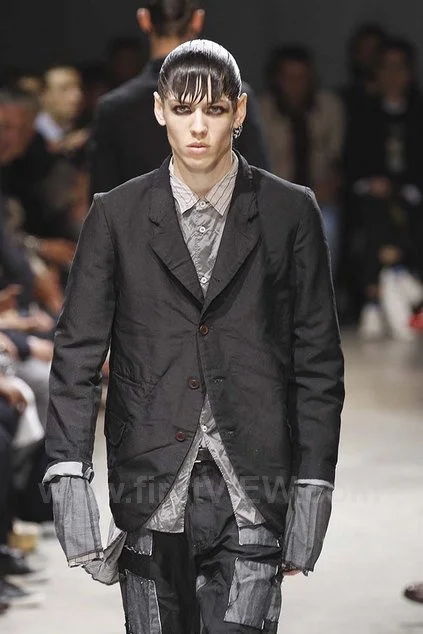comme-des-garcons-homme-plus-fall-winter-2016-sock-elbow-cardigan-mixed-material-knitwear-metallic-avant-garde-fw-cdg-menswear-runway.jpg