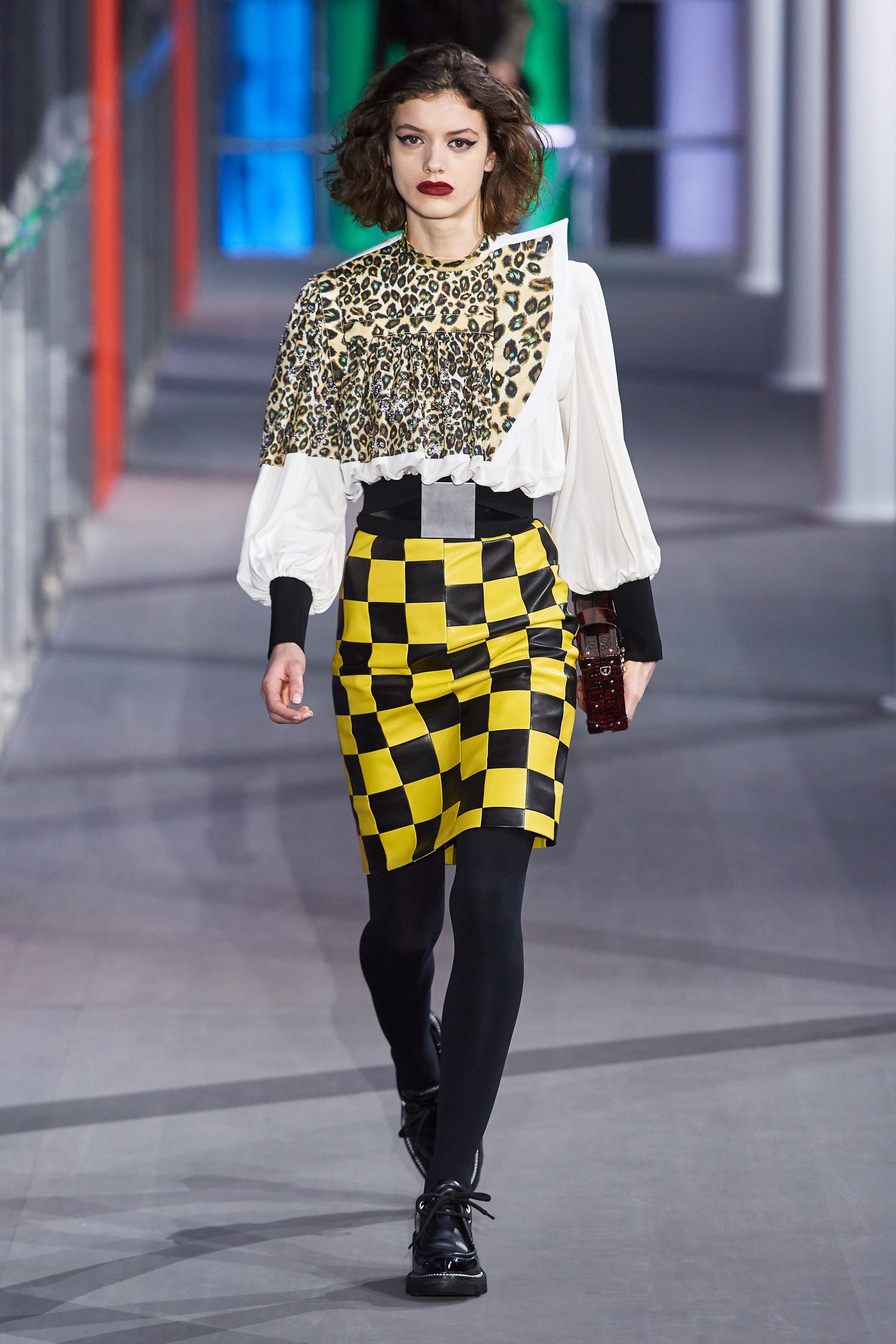 louis-vuitton-fall-2019-asymmetrical-leopard-print-puff-sleeve-shirt-nicolas-ghesquiere-runway.JPG