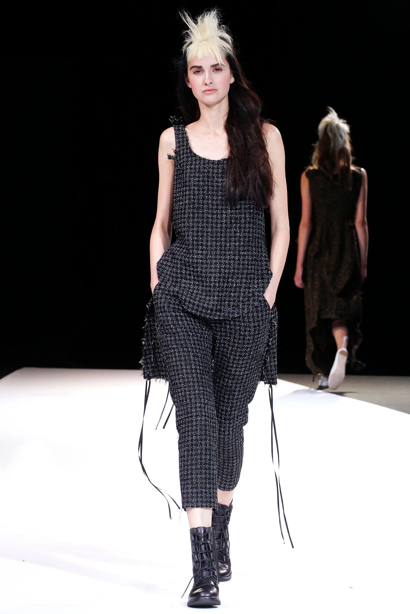 yohji-yamamoto-spring-summer-2013-metallic-silk-tweed-deconstrcuted-raw-edge-pants-trousers-ties-layered-capri-vintage-runway.JPG