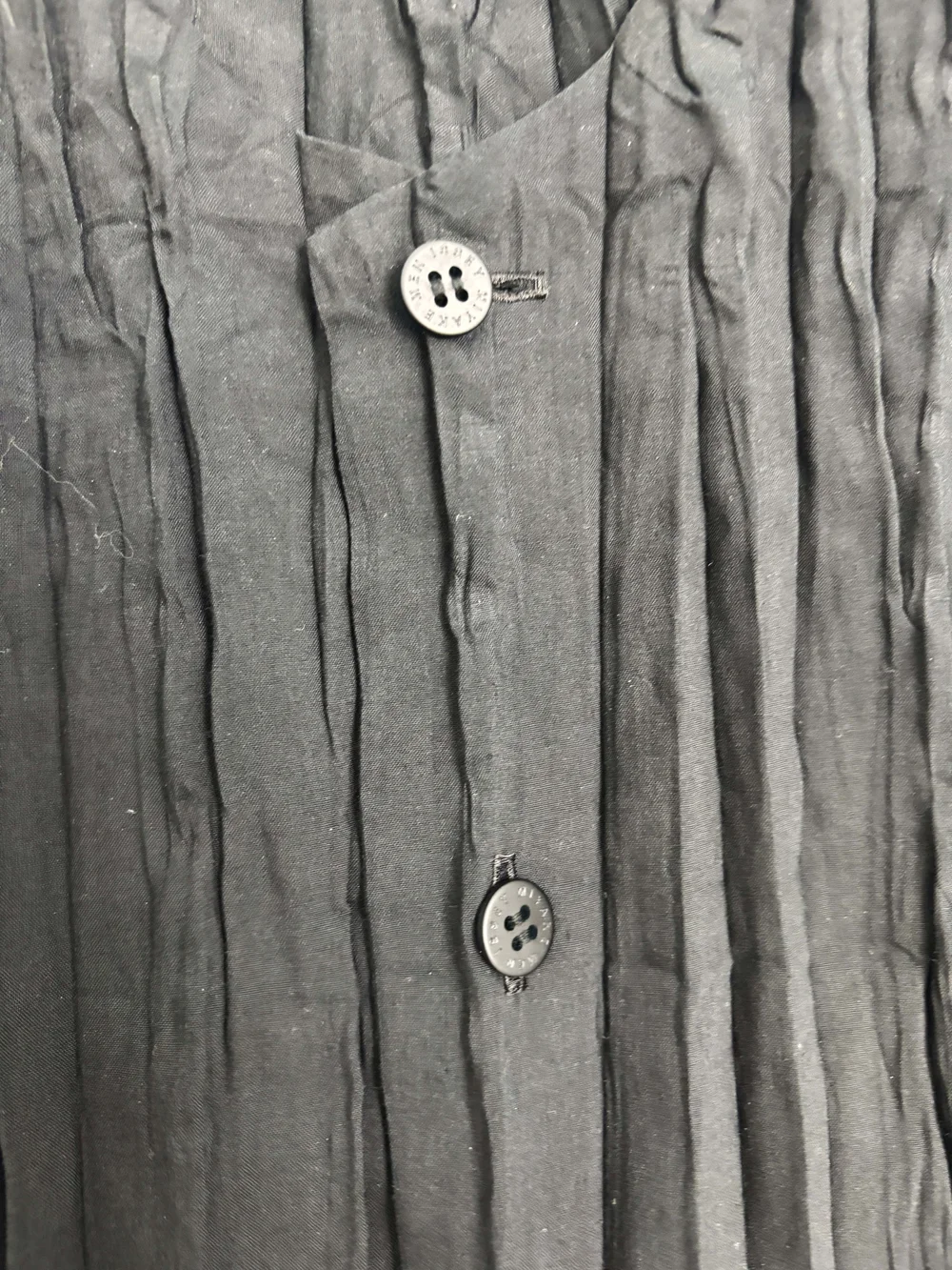 Issey Miyake Men pleated short sleeve shirt — JAMES VELORIA