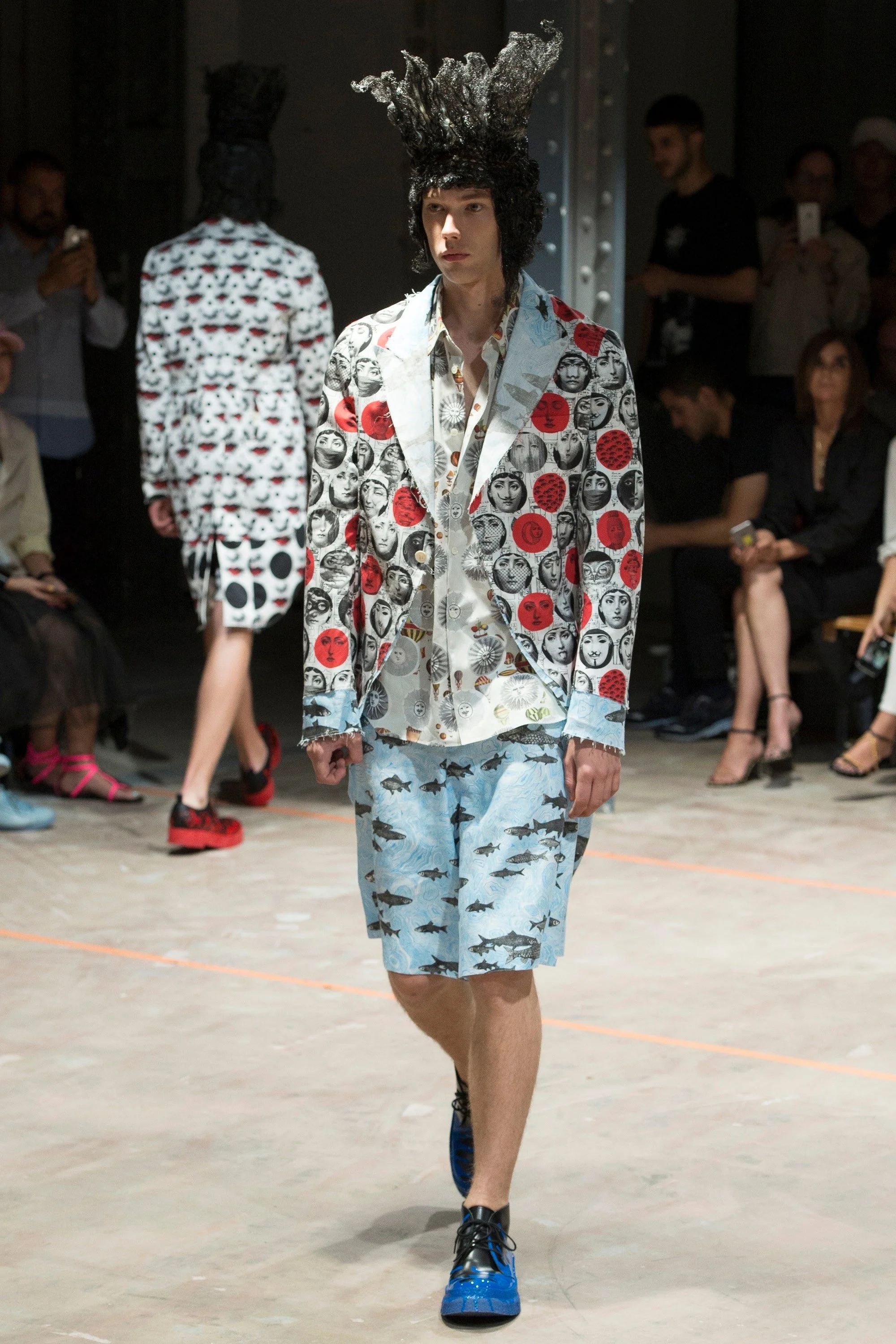 comme-des-garcons-spring-summer-2017-homme-plus-fish-print-wide-leg-shorts-blue-vintage-y2k-menswear-cdg-baggy-ss-runway.JPG