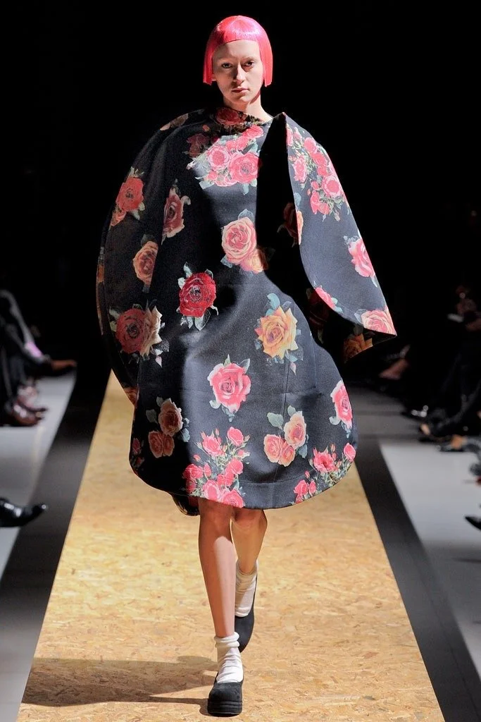 comme-des-garcons-fall-winter-2012-flat-paperdoll-skirt-2d-black-circle-vintage-wool-cdg-runway.JPG