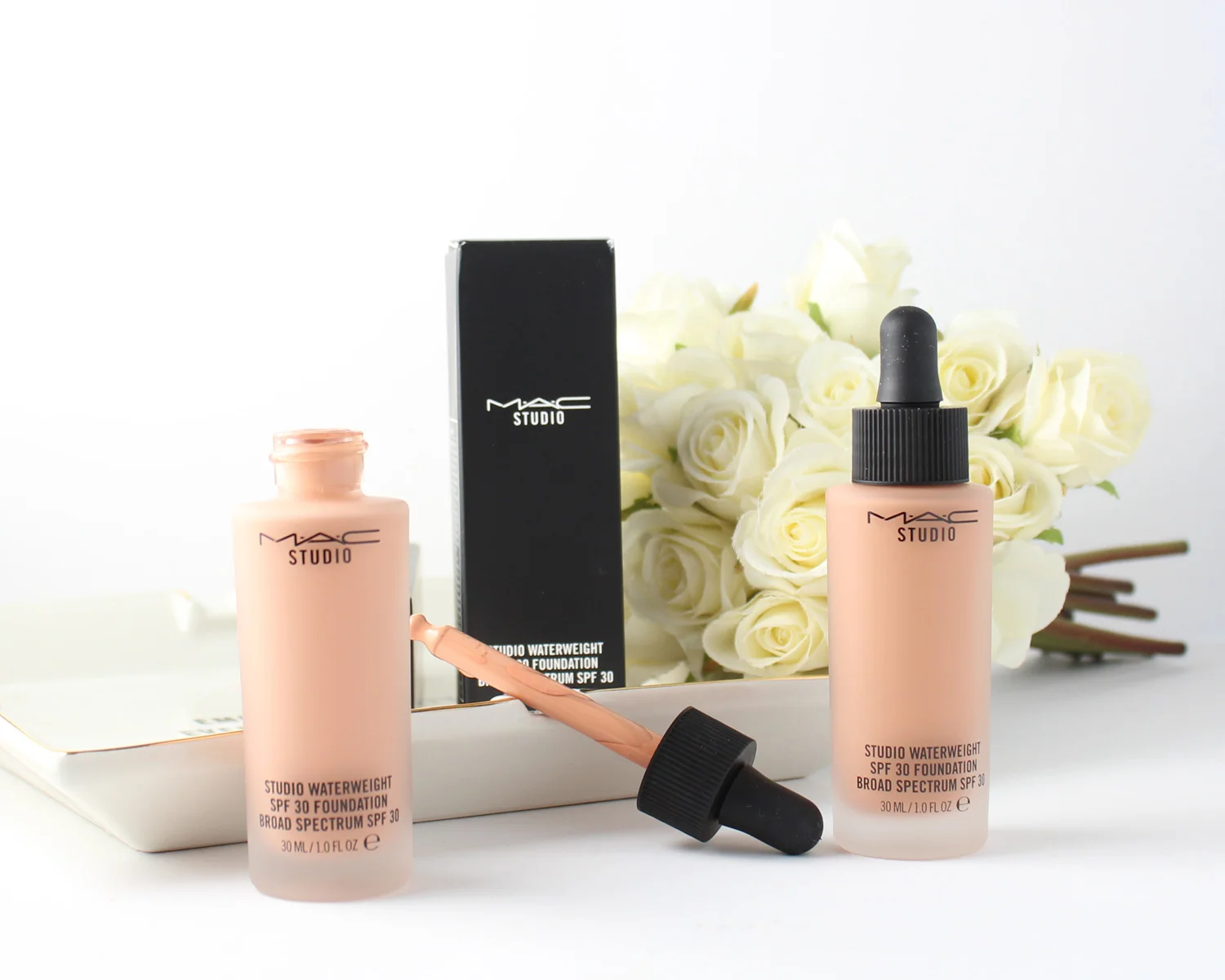 MAC Studio Waterweight SPF30 Foundation